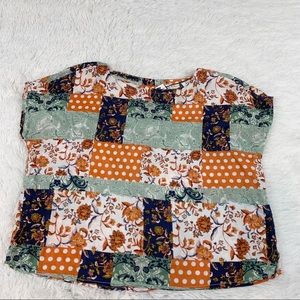 Nicole Miller short sleeve 100% linen boxy fit top floral polka dot button back